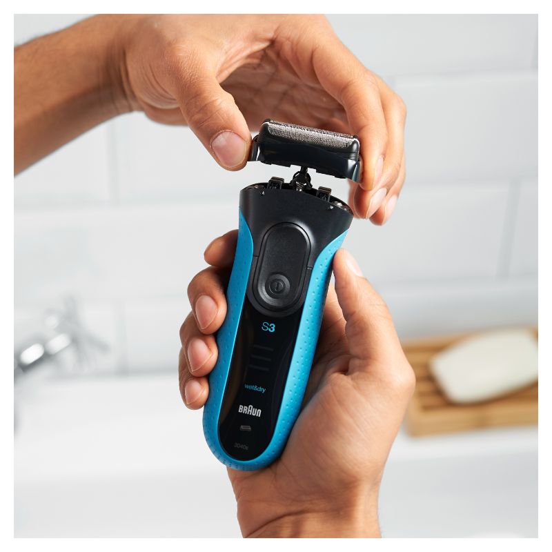 Braun 32B foil replacement for Series 3 shavers, ensuring a close and comfortable shave with advanced design.