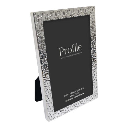 Elegant silver metal photo frame with intricate Renaissance design for 8x10in photos, perfect for showcasing cherished memories.