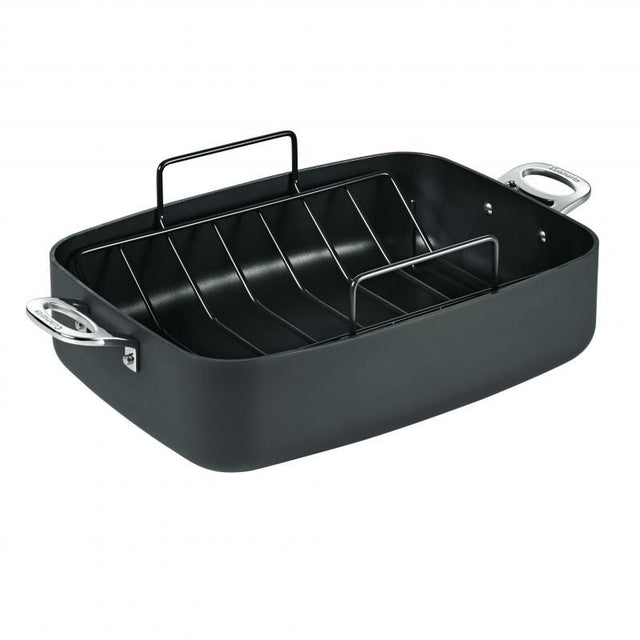 Cuisinart 39x28cm roasting pan with rack for even cooking, non-stick surface, durable construction, perfect for meats and veggies.