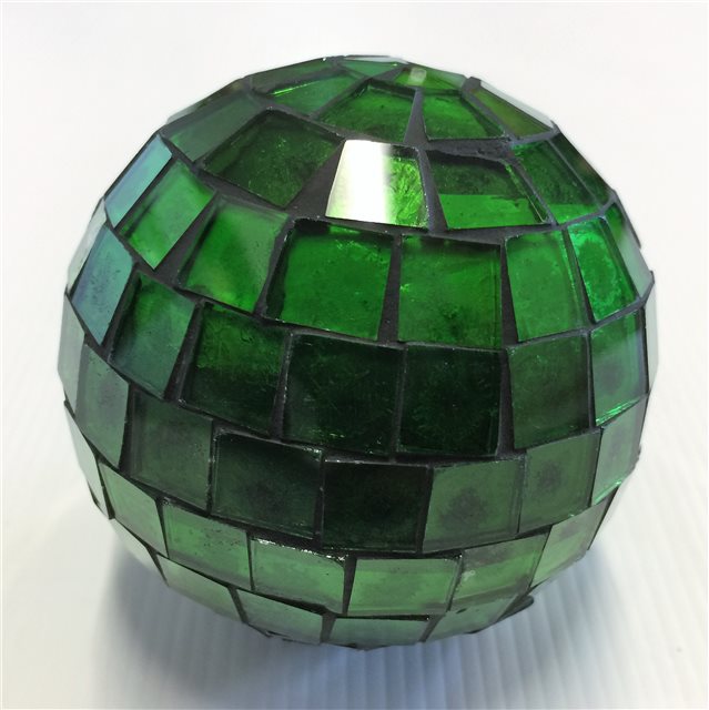 Elegant 8cm green mosaic decorative ball, ideal for enhancing home decor with intricate patterns and vibrant colors.