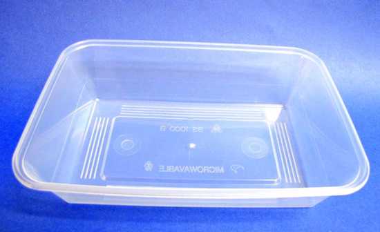 Wide base rectangular food tray with 980ml capacity, microwave safe, ideal for serving and storing meals, 500 per case.