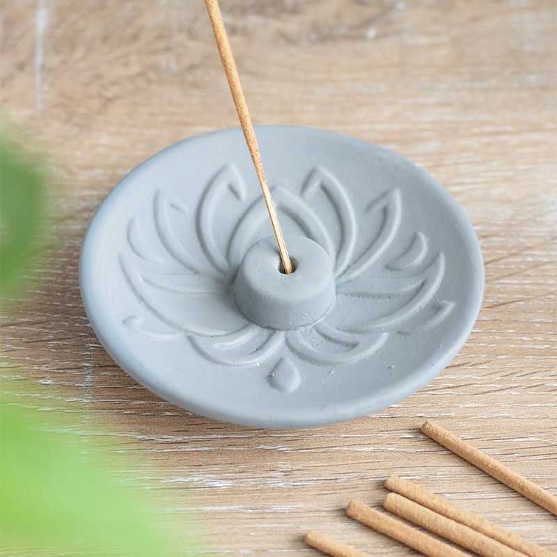 Grey lotus-designed terracotta incense plate, perfect for enhancing decor and creating a calming atmosphere.