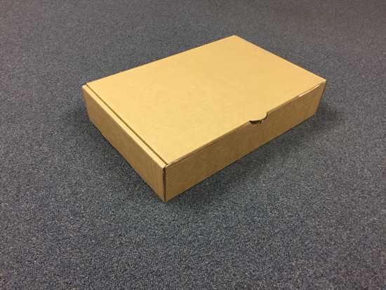 Manilla kraft file folder case measuring 372 x 250 x 80mm for organized document storage in home or office.