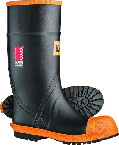 Skellerup Viking Gumboots in size 9, featuring a nitrile rubber sole, anti-microbial lining, and durable for outdoor use.