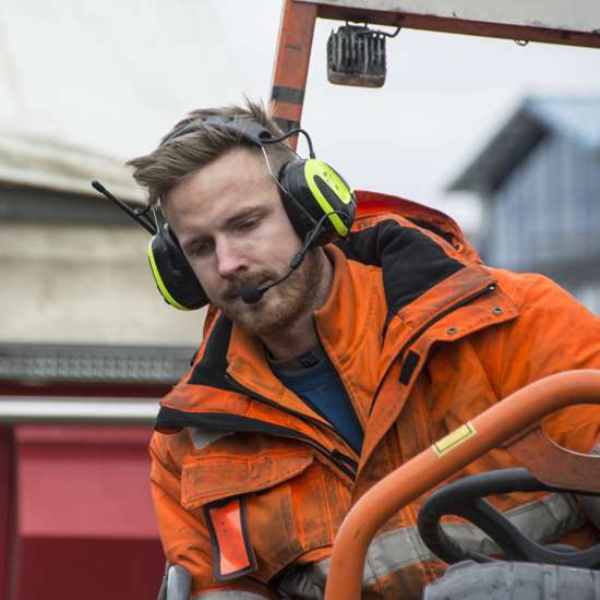 3M PELTOR WS ALERT XPI Headset with Bluetooth, noise-cancelling mic, FM radio, and Class 5 hearing protection for safety and communication.