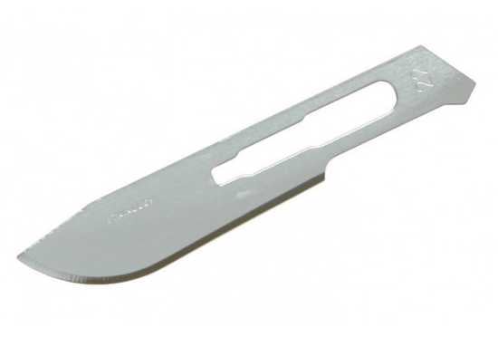 Pack of 100 Scalpel Blades No.22, precision blades measuring 8cm x 8.5cm x 2.8cm for surgical and crafting tasks.