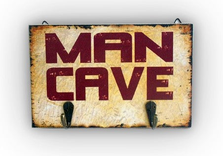 Wooden hook plaque for man cave, 21cm vintage-style decor for hanging keys or hats, perfect for indoor and outdoor use.