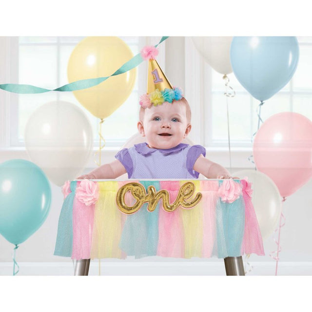 Highchair decoration kit for girls' 1st birthday, featuring pastel colors and joyful designs for memorable celebrations.