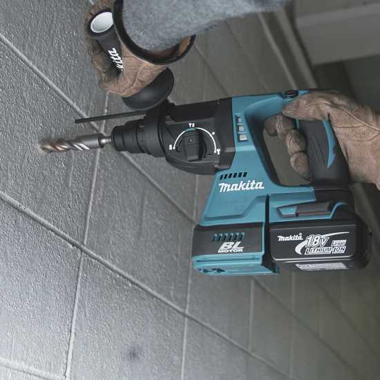 Makita 18V SDS Plus Rotary Hammer Kit DHR242RTEW-24mm (Each)