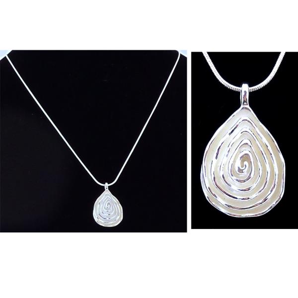 Elegant teardrop silver necklace featuring shiny and matte finishes, perfect for any outfit and occasion.