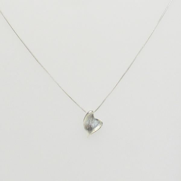 Elegant heart-shaped pendant necklace with a 45 cm chain, symbolizing love and perfect for any occasion.