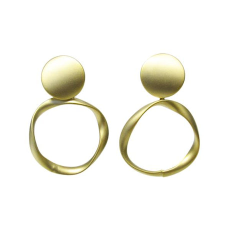 Matt gold circular earrings with a minimalist design, perfect for versatile and elegant everyday wear.