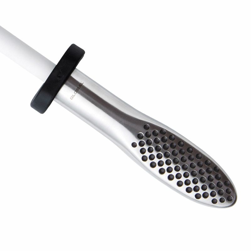 Ceramic sharpening rod (22cm) for maintaining Global knives, crafted in Japan, ensures optimal sharpness and performance.