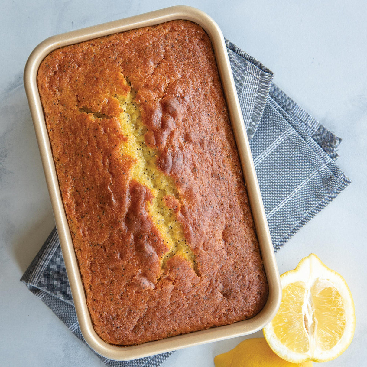 Nordic Ware Nonstick Loaf Pan, 25x15x7cm, ensures even baking and easy food release for perfect homemade bread.