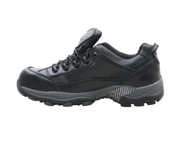 Black Bata Bickz Safety Shoes (Size 9) with composite toe, slip-resistant sole, and heat resistance up to 300°C for maximum protection.