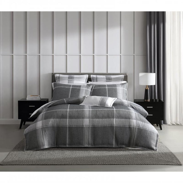 Luxurious charcoal jacquard quilt and pillowcase set for king beds, blending elegance with comfort and durability.