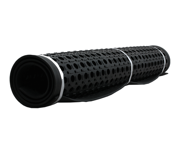 Black rubber anti-fatigue safety mat (900mm x 1.524m) with drainage holes and low-profile ramps for comfort and safety.