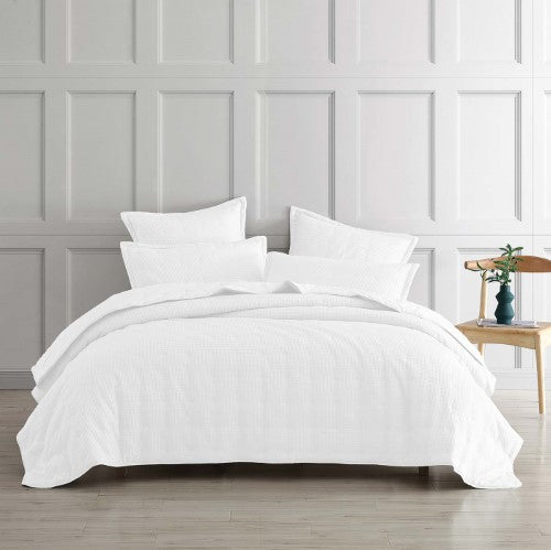 Coverlet King / Queen - Ascot White Coverlet by Logan and Mason Platinum