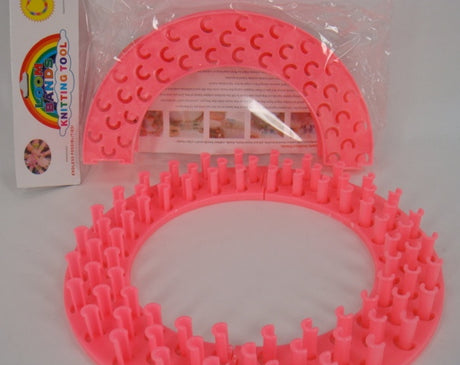 Circular Loom Band Tool, 23 cm diameter, designed for crafting vibrant rubber band bracelets for all ages.