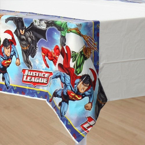 Justice League Tablecover Plastic featuring Batman, Superman, and Wonder Woman, perfect for superhero-themed parties.