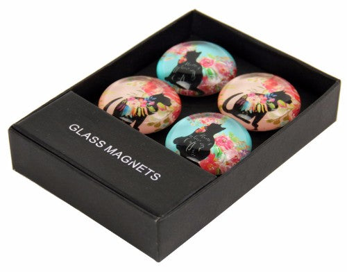 Set of 4 cute cat magnets in a gift box, each 5 cm wide, perfect for brightening up your fridge with feline charm.