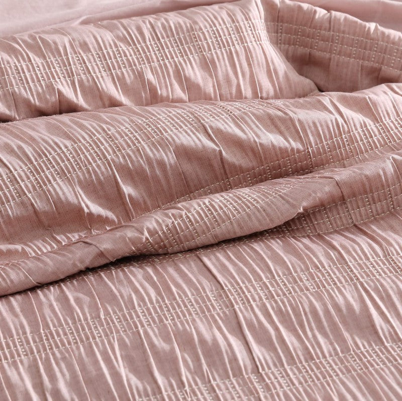 Super King Duvet Cover Set in August Dusk with pick stitching, 100% polyester for a luxurious and elegant bedroom look.