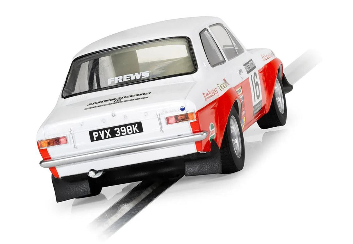 Alt text: 1:32 scale model of the Ford Escort Mk1 RAC Rally 1971, showcasing its iconic design and rally heritage for collectors.