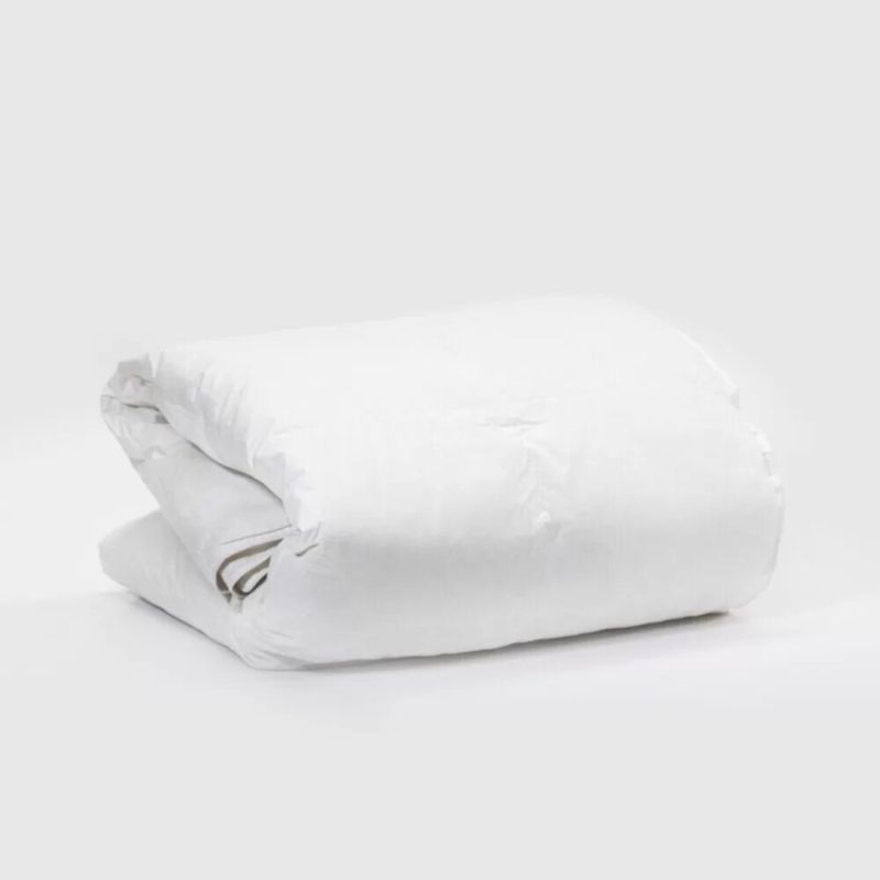 Dreamticket 200gsm single duvet inner made of 70% feather and 30% down for comfort, warmth, and breathability.