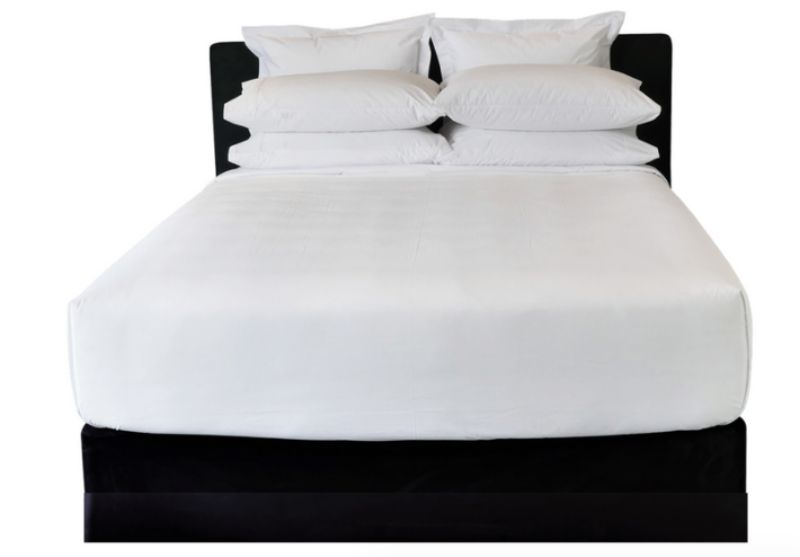 Premium white queen flat sheet made of 50% cotton and 50% polyester, featuring hemmed edges and 220 thread count.