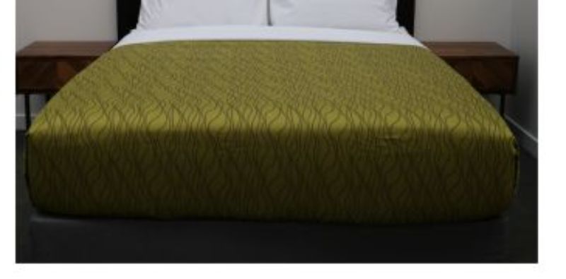 Elegant Leaf patterned super king cover sheet, 272x244 cm, lightweight and machine washable, enhances bedroom aesthetics.