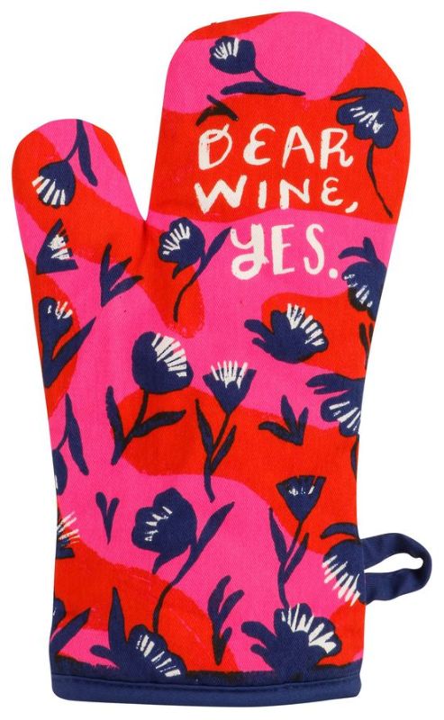 Playful 'Dear Wine, Yes' oven mitt, 100% cotton, super-insulated for heat protection, perfect for wine lovers and home chefs.