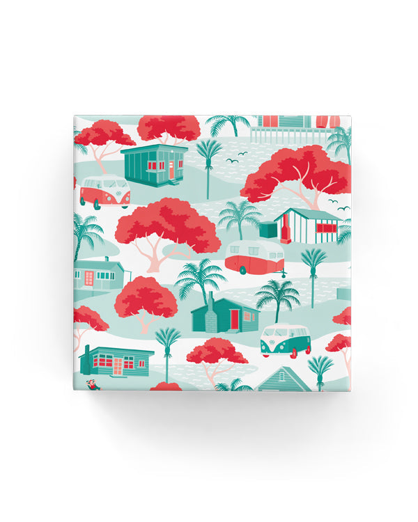 Matte red and green holiday wrapping paper roll, 60cm x 40m, perfect for vibrant and stylish gift presentation.