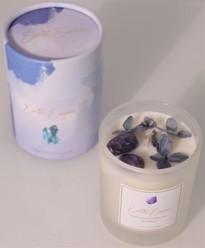 Crystal Soy Wax Candle with Hydrangea, Amethyst, Frankincense, and White Lotus for a serene and aromatic ambiance.