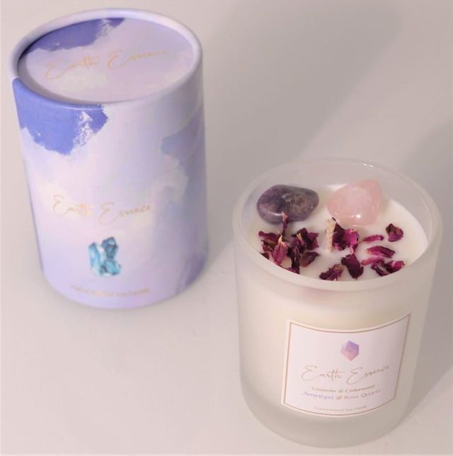 Crystal Soy Wax Candle featuring Amethyst, Lavender, Cedarwood, and Rose Petals, perfect for relaxation and aromatherapy.