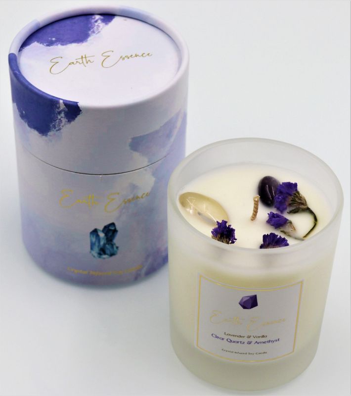 Soy Wax Candle with Amethyst and Clear Quartz, lavender vanilla scent, 40-hour burn time, adorned with dried flowers.