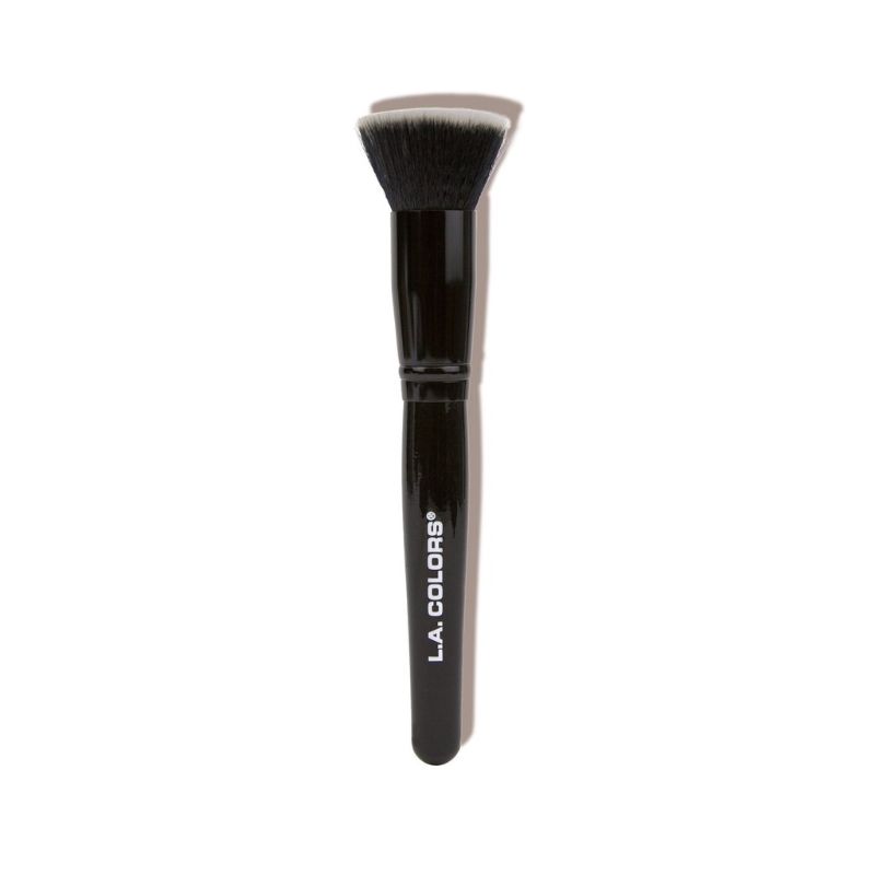 LA Colors Flat Kabuki Brush with a dense flat head for seamless blending and a flawless airbrushed makeup finish.