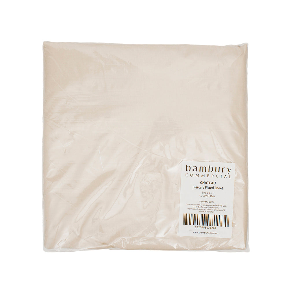 Fitted sheet in rich mocha, crafted from cotton-polyester blend, designed for double beds with elasticized edges for a snug fit.