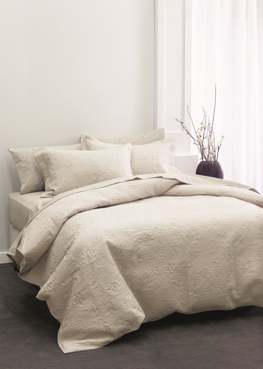 Chantel single bedspread in Moonbeam, 100% cotton, features elegant quilting and includes a matching pillowcase.