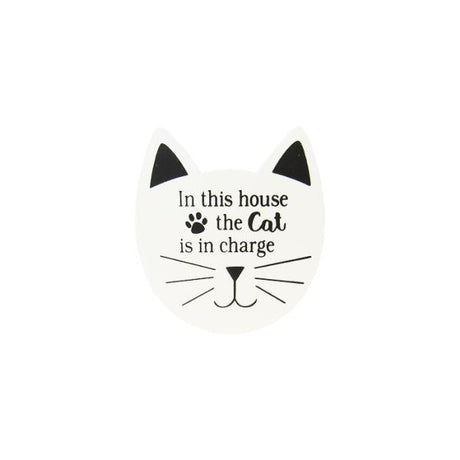 Cat head-shaped magnet, 6.5 x 7.5 cm, perfect for notes and decoration for cat lovers. Durable and charming design.