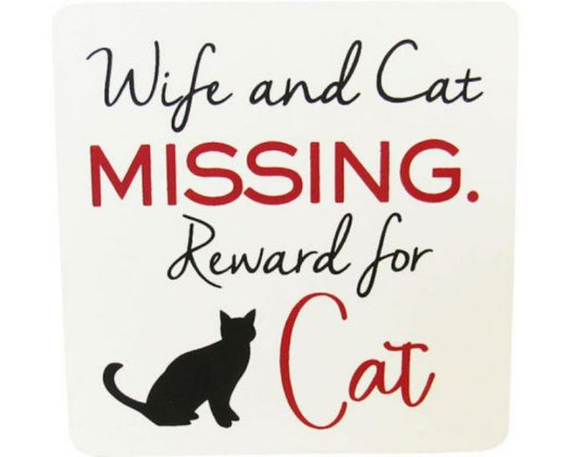 Adorable 10x10 cm wood cat magnet, perfect for pet lovers, adds charm and functionality to your fridge décor.