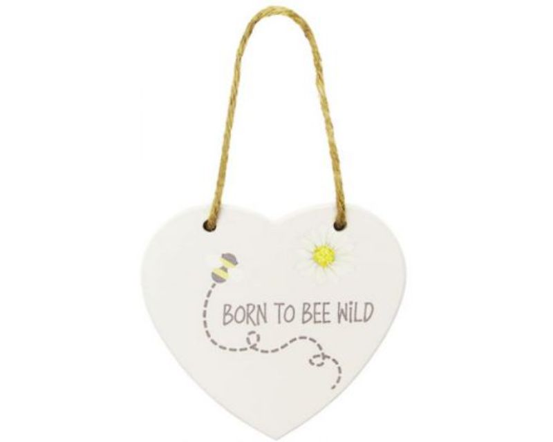 Heart-shaped wood sign featuring a bee design, perfect for home or garden décor, measuring 10.5 x 10.5 cm.