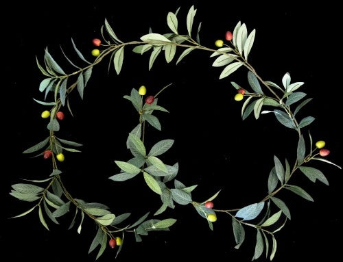 Lifelike 180cm olive garland adorned with vibrant berries, perfect for versatile home decor and DIY projects.