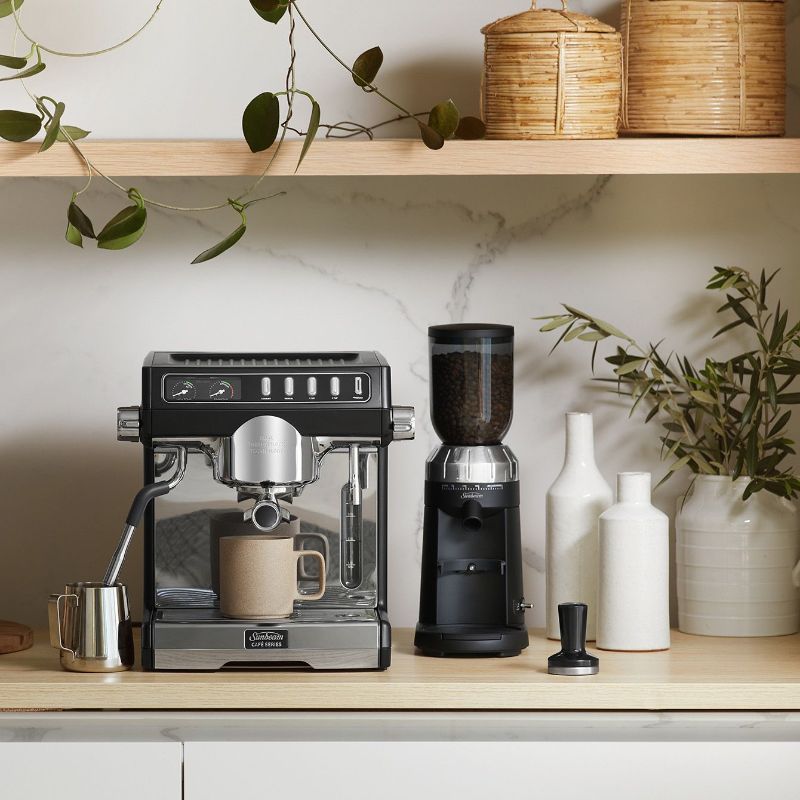 Café Series Duo Espresso Machine in black, featuring simultaneous brewing and frothing, ideal for barista-quality coffee at home.