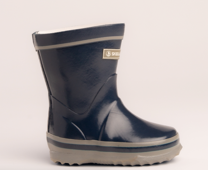 Navy junior gumboots for kids, size 3C, with foam inserts, reinforced areas, and fast-drying anti-microbial lining.