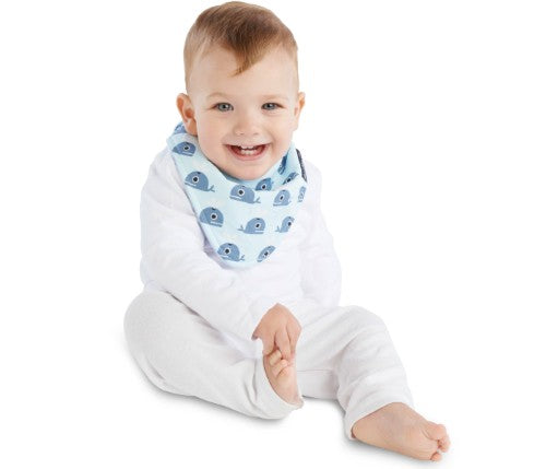 Adorable baby blue bandana bib featuring whimsical whale print, waterproof layer, and super absorbent cotton for stylish mealtime.