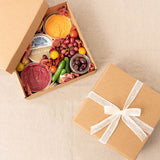 Eco-friendly large kraft box for gourmet food, ideal for catering and elegant presentation, measuring 28x28x9 cmH.
