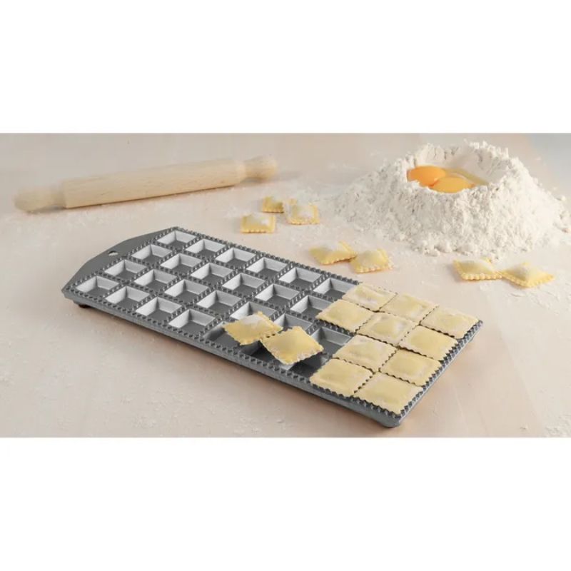 Ravioli maker with 36 square holes, 35mm each, includes beechwood rolling pin for perfect pasta preparation.