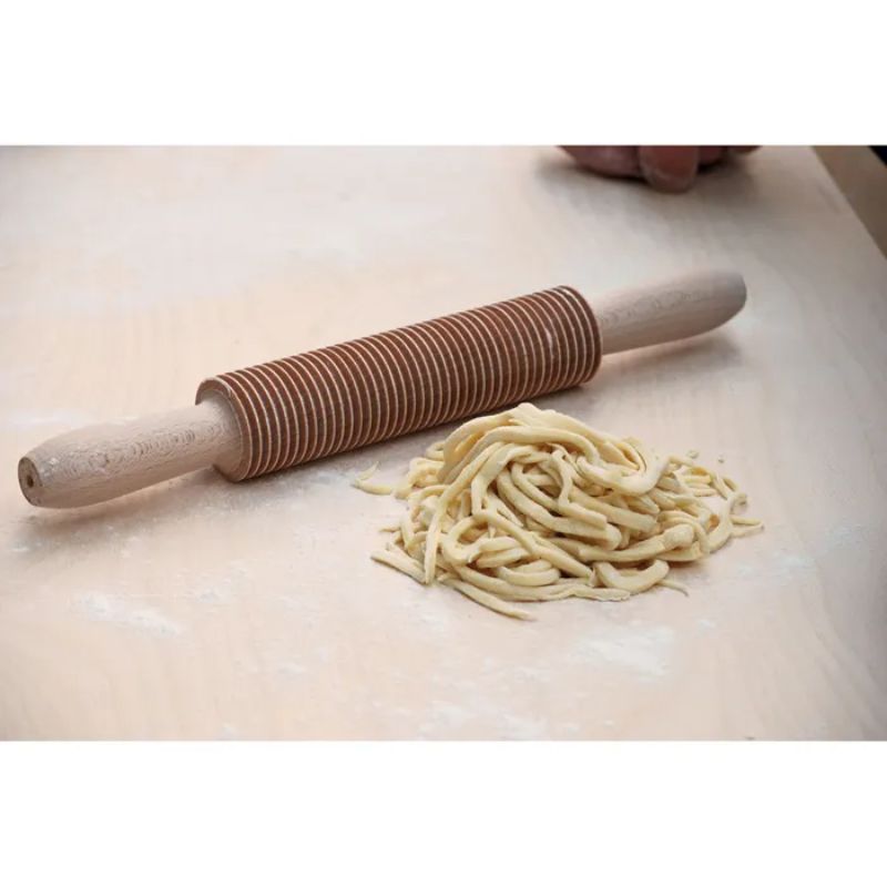 Beechwood tagliatelle cutter rolling pin, 320mm, designed for effortless homemade pasta in Italian cuisine.