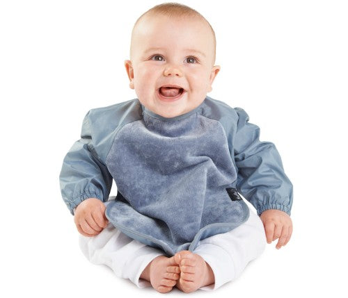 Sleeved Wonder Bib in grey, made of cotton and nylon, provides mess-free feeding for toddlers, age 18 months to 3 years.
