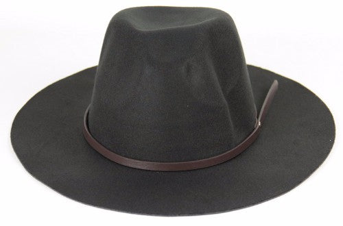 Stylish 57cm hat made of 100% polyester felt, lightweight, breathable, perfect for any occasion or outdoor adventure.